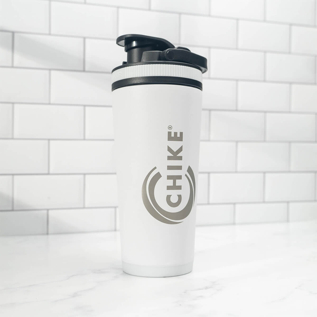 Stainless steel Shaker - White